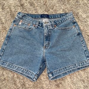 VINTAGE GUESS JEAN SHORTS